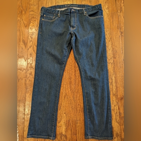 Old navy men's stain Resistant jeans size 42/32 - Picture 5 of 10